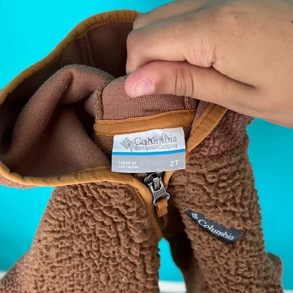 toddler Columbia zip up jacket with hood - Picture 3 of 4